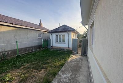 Casă cu 4 camere decomandat în Central - 1