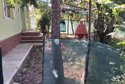 Casă cu 4 camere în Hoisești