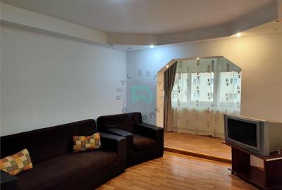Apartament cu 3 camere decomandat în Răcădău