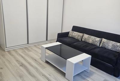 Garsonieră decomandată în Central