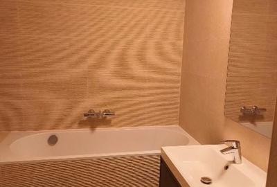 Apartament cu 4 camere decomandat în Romană
