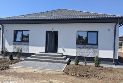 Casă cu 4 camere cu Teren 420 Mp în Crevedia