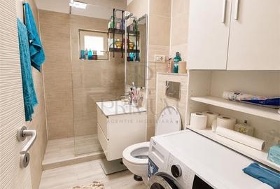 Apartament cu 4 camere decomandat în Est