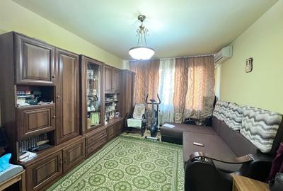 Apartament cu 3 camere în Tei