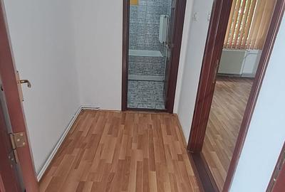 Spațiu comercial, de 90 mp, în Republicii