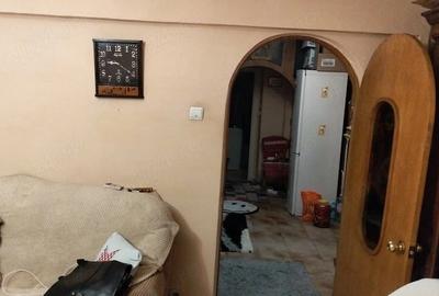 Apartament cu 2 camere decomandat în Exterior Vest