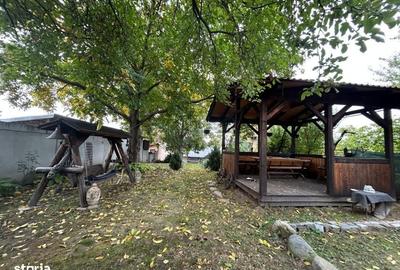 Casă cu 4 camere decomandat cu Teren 900 Mp în Central