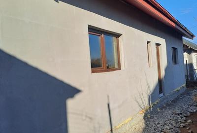 Casă cu 3 camere cu Teren 500 Mp în Nufăru