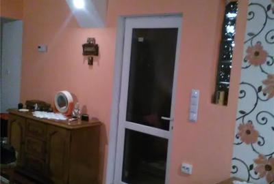 Casă cu 6 camere cu Teren 600 Mp în Tractorul - 5