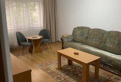 Apartament cu 2 camere decomandat în Trocadero