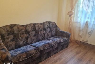 Apartament cu 3 camere decomandat în Tractorul - 3