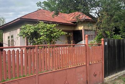 Casă cu 3 camere cu Teren 2775 Mp în Cornățelu - 1