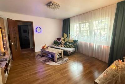 Apartament cu 2 camere semidecomandat, mobilat în Soarelui
