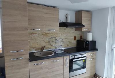 Casă cu 3 camere cu Teren 1500 Mp în Central