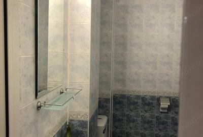 Apartament cu 3 camere decomandat în Medicină