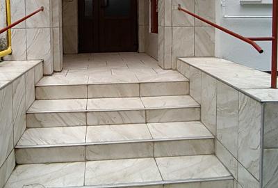 Apartament cu 2 camere nedecomandat în Central