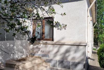 Casă cu 4 camere cu Teren 540 Mp în Central - 2