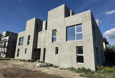 Duplex cu 4 camere cu Canalizare în Otopeni - 1