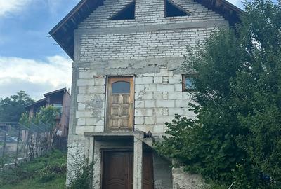 Casă individuală cu 3 camere cu Canalizare în Brănești - 8