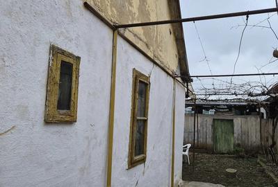 Casă cu 2 camere cu Teren 830 Mp în Central