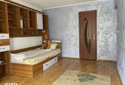 Casă cu 5 camere cu Teren 260 Mp în Gara Veche