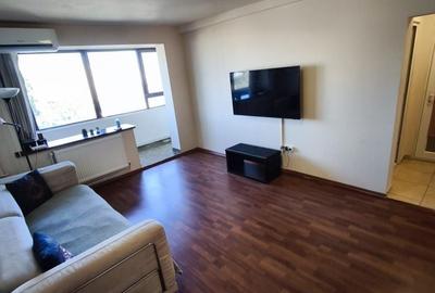Apartament cu 2 camere semidecomandat, mobilat în Central