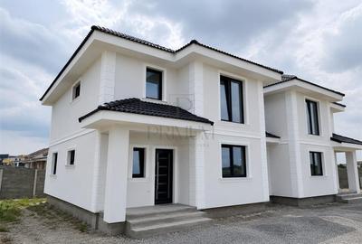 Duplex cu 4 camere cu Canalizare în Moșnița Nouă - 1