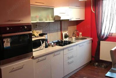 Apartament cu 3 camere decomandat în Cetății