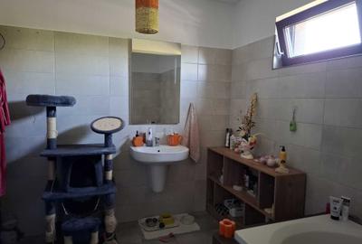 Casă cu 4 camere în Odăile - 1