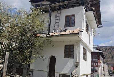Casă individuală cu 3 camere cu Teren 72 Mp în Central - 2