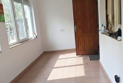 Casă cu 4 camere cu Teren 1000 Mp în Central