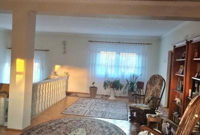 Casă cu 6 camere în Budești - 6