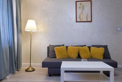 Apartament cu 3 camere semidecomandat în Soarelui