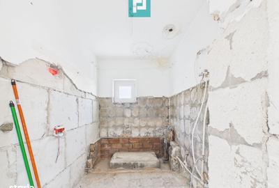 Apartament cu 3 camere în Aurel Vlaicu