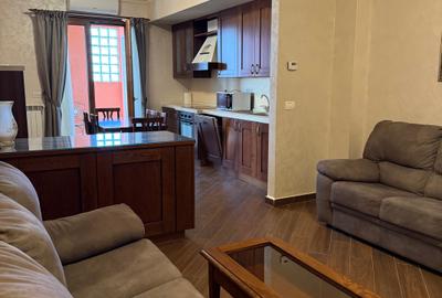 Apartament cu 3 camere decomandat, mobilat în Central