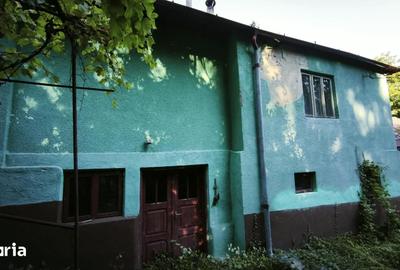 Casă cu 3 camere cu Teren 1185 Mp în Central