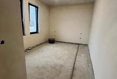 Casă cu 3 camere cu Teren 431 Mp în Central - 2