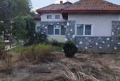 Casă cu 4 camere în Ciolpani - 10
