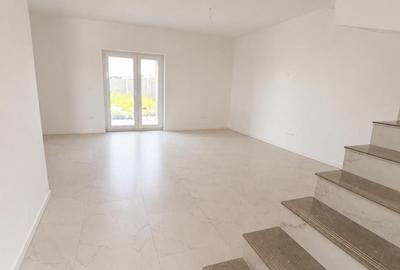 Casă cu 4 camere cu Teren 301 Mp în Moșnița Nouă