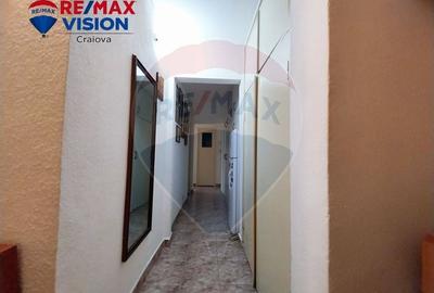 Apartament cu 3 camere decomandat în Valea Rosie - 6