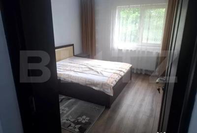 Apartament cu 3 camere decomandat în Micro 6 - 8