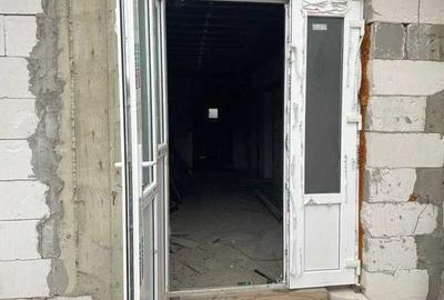Casă cu 3 camere decomandat în Dârlos