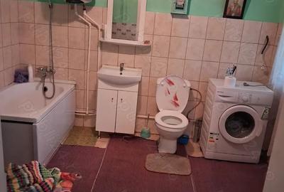 Casă cu 6 camere cu Teren 860 Mp în Tufești