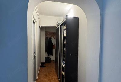 Apartament cu 2 camere semidecomandat, mobilat în Central