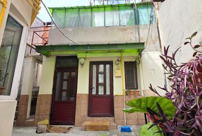 Casă cu 4 camere cu Canalizare în Central