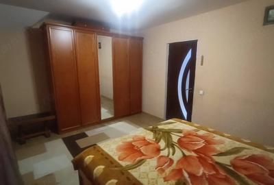 Casă cu 5 camere cu Teren 250 Mp în Brestei