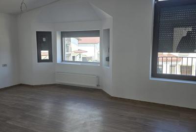 Casă cu 4 camere cu Teren 220 Mp în Corbeanca