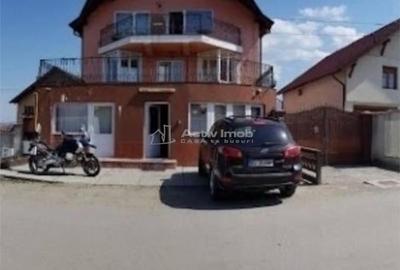 Casă cu 10 camere cu Teren 300 Mp în Vulcan