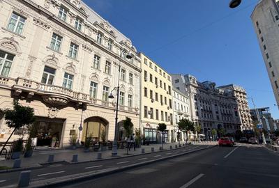 Apartament cu 6 camere decomandat în Calea Victoriei