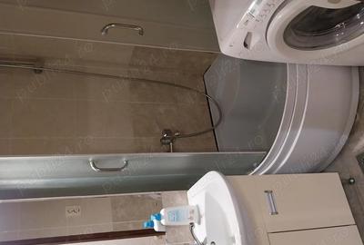 Apartament cu 3 camere semidecomandat în Central - 1